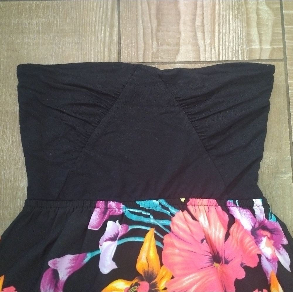 Vibrant fun strapless Roxy top - Picture 3 of 5